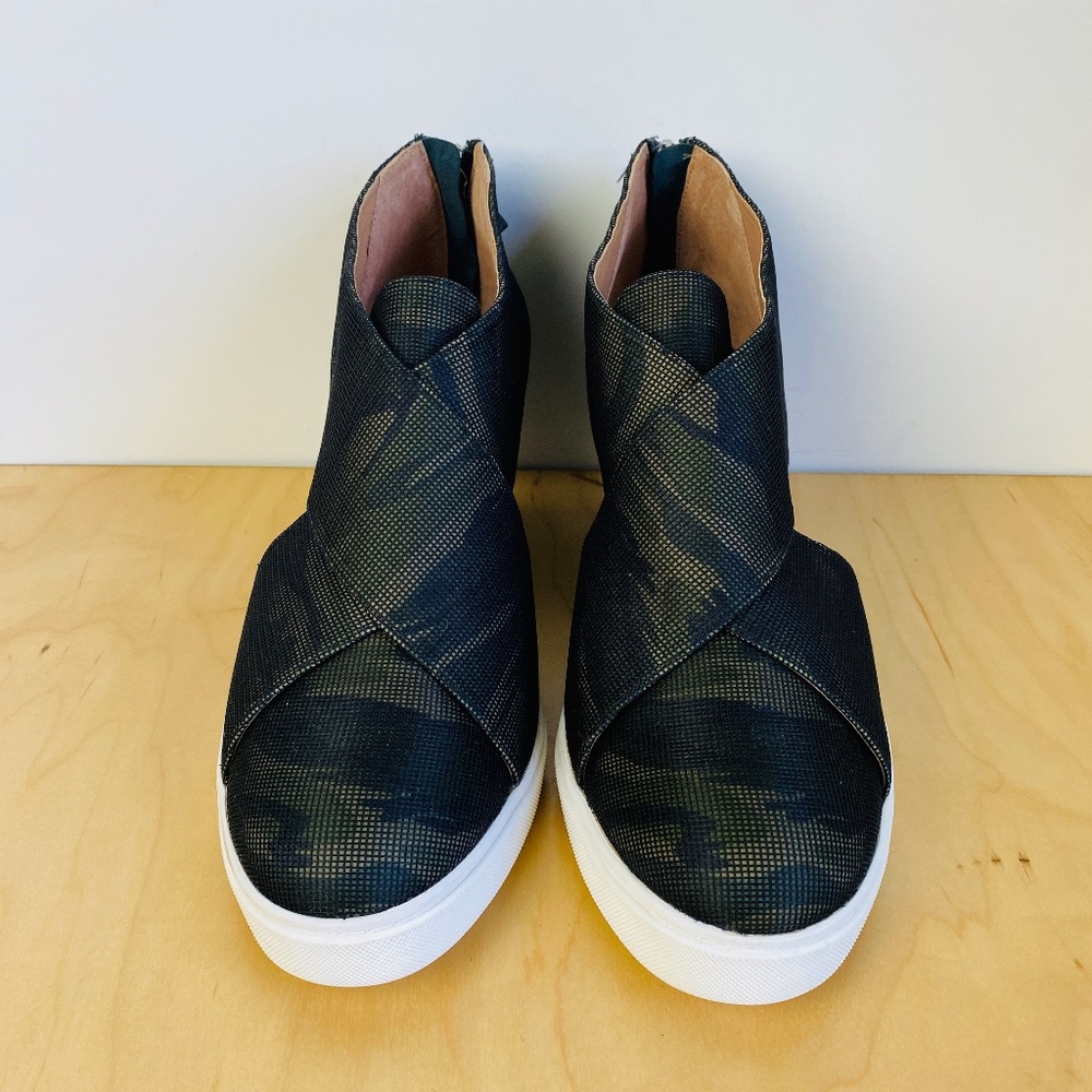 NWOB, 2 Linea Paolo, Italy,  Brown & Black Camo Leather Cutout Wedge Booties, 9.